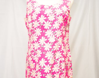 Adorable Lilly Pulitzer Fully Lined Daisy Dress with Two Front Pockets.