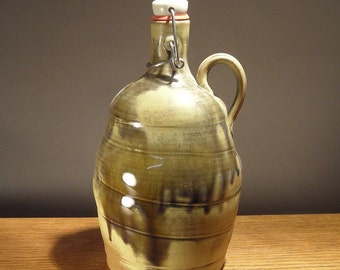 Ceramic Beer Growler , Handmade stoneware pottery flip top 64oz Beer Growler, Father's Day Gift