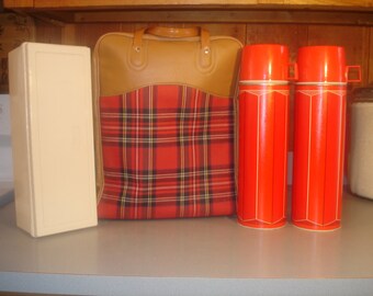 Vintage Thermos Picnic Bag / Red Tartan Plaid / 2 King Seeley Thermoses / Sand which- food tote