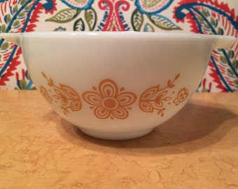 PYREX Butterfly Gold (1972-1978) Cinderella Bowl #441