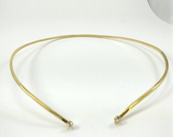 Simple choker with glass finish