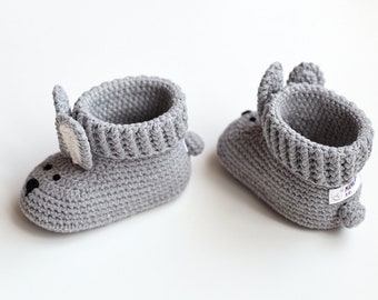 New parents gift Newborn shoes gift Expectant gift Pregnancy booties Animal baby shoes slippers New mom gift basket Funny pregnancy gift