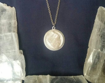 Healing Crystal Selenite Necklace / Raw Crystal Pendant / Quartz Crystal Jewelry / White Natural Crystal Gemstone Necklace / Gift for Her