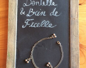 Bracelet decorated with cherries