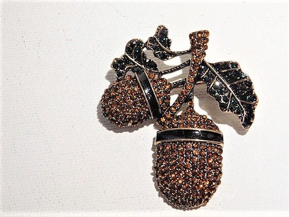 Early Vintage Heidi Daus Unsigned Brooch / Swarovski Crystal / Rhinestone / Double Acorn and Leaf
