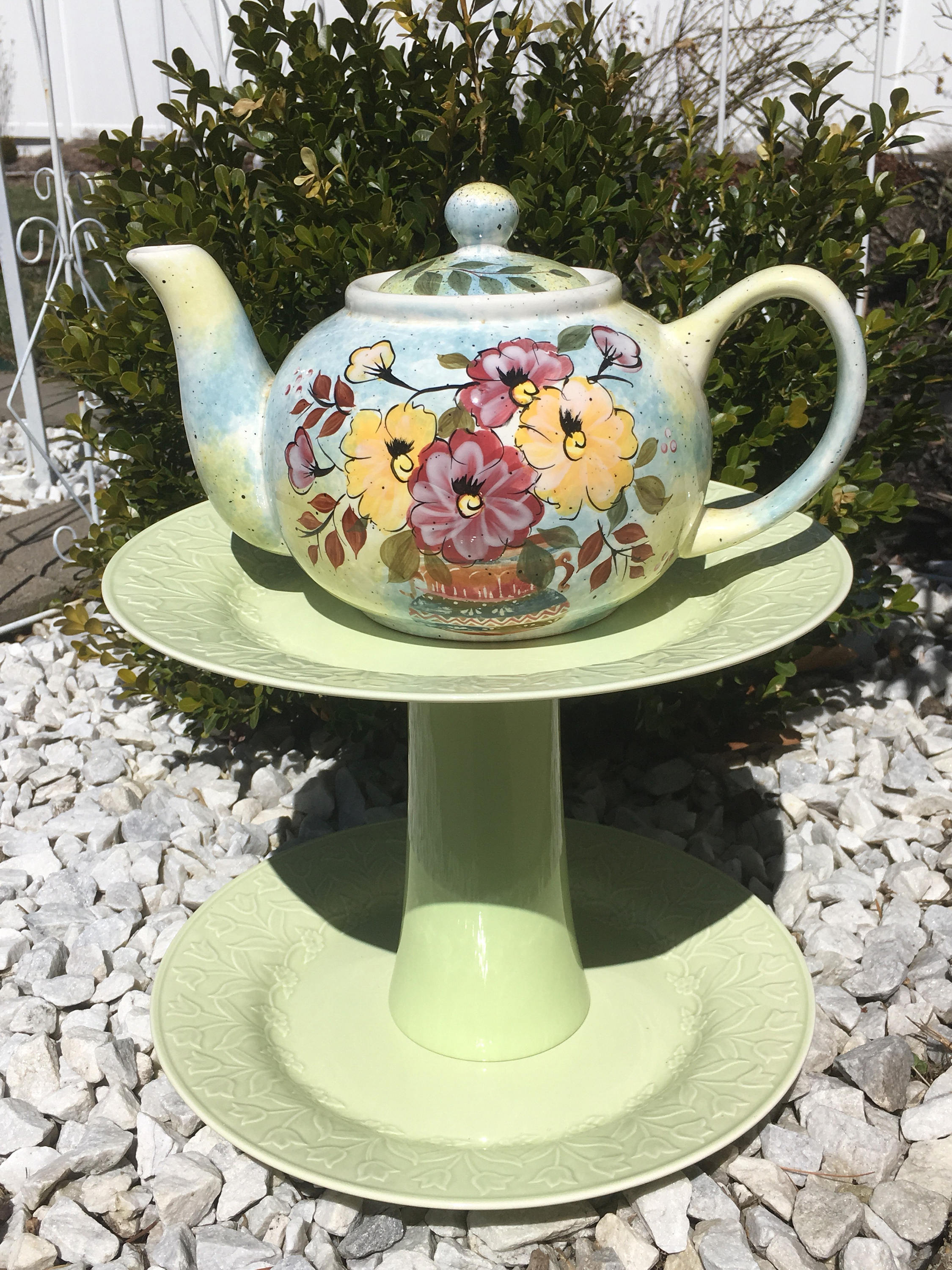 Teapot feeder ceramic bird feeder garden accessories