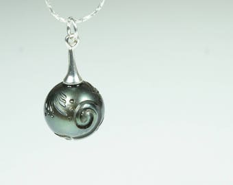 Carved Tahitian Pearl Pendant on Sterling Silver Necklace, Pearl Pendant, Pendant Necklace, Black Pearl, P2010