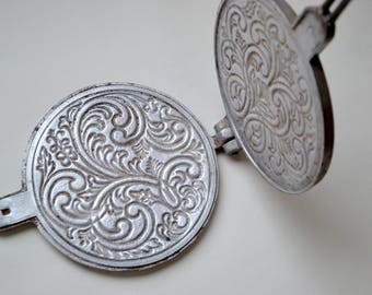 Krumkake iron Scandinavian krumcake waffle iron Pizzelle press Norwegian Ilovan krumkake pan Cast aluminium krumkakejern Crepe cookie maker