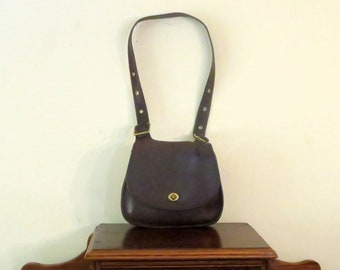 Dads Grads Sale Coach Crescent Bag In Brown (Burgundy?) Leather With Brass Hardware Style No. 9235 Made In New York City- VGC