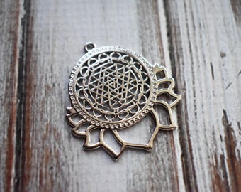 Mandala Lotus Silver Metal Charms- Sacred Geometry New Age Jewelry Pendant- Silver Sun Jewelry Supply- 1