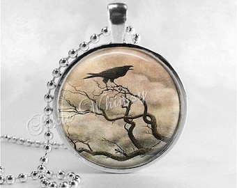 RAVEN Necklace, Bird Necklace, Raven Pendant, Raven Jewelry, Raven Charm, Glass Art Necklace, Bird Jewelry, Crow Necklace, Gothic Necklacle