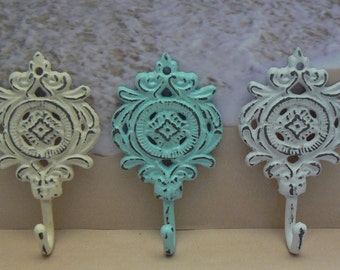 Ornate Medallion Shabby Elegance Cottage Chic Beach Trio Rustic Floral Hook Cast Iron Key Leash Jewelry Hat Set 3 Hooks White Cream Lt Blue