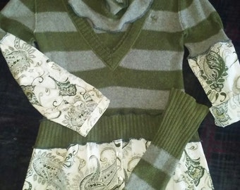 Lagenlook,upcycled,sweater,top,boho,bohemian,medium,large,fall,green,grey,vneck,flannel