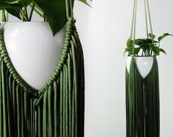 GREEN Macrame, Macrame Plant Hanger, Green Macrame Wall Hanging, Plant Hanger, Macrame Plant Holder, Plant Holder, Dip Dyed Macrame