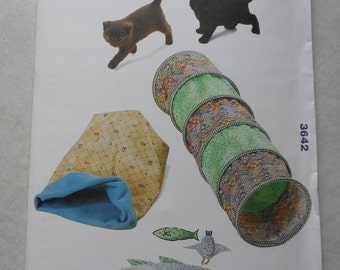 3642 Pet Tunnel, Sack, Placemat and Toys ~ Pattern from Kwik Sew
