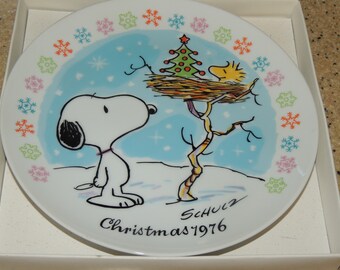 1976 PEANUTS Christmas Plate by Schmid made in Japan