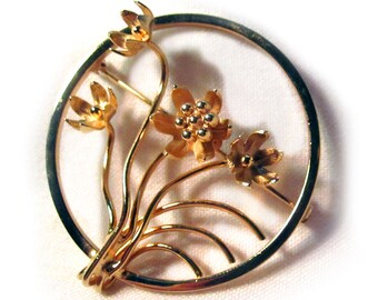 Giovanni Floral Circle Pin