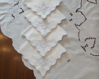 tablecloth Vintage Tea table Cloth and four napkins Cut work Embroidered table cloth set