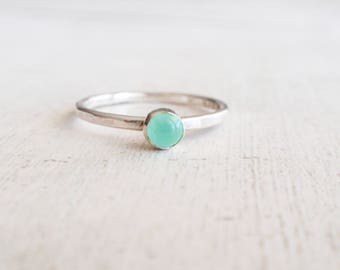 Chrysoprase silver ring,green gemstone ring,tiny green gemstone ring,chrysoprase stacking ring,chrysoprase ring,stackable gemstone ring