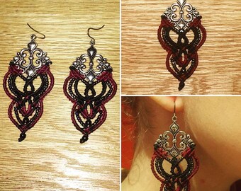 Macrame earrings (blackberry and black)