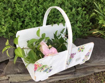 Flat Flower Gathering Basket / Flower Market / Flower Basket / White Shabby Chic / Garden Basket / Photo Prop