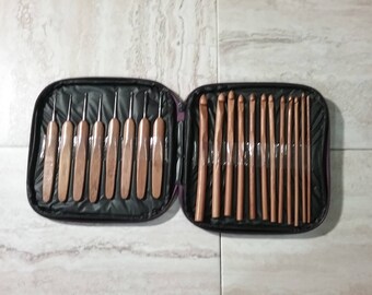 Bamboo Crochet Hook Set, 20 Piece Crochet Hook Set with Case