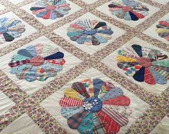 VINTAGE QUILT FULL Lightweight 80 x 100 Hand Stitching Farmhouse Folkart Summer Quilt Wallhanging at B Street Vintage