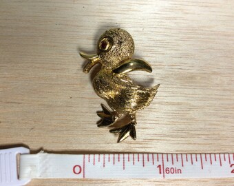 Quack Quack It's A Duck Pin Brooch By Monet Goldtone With Ruby Colored Eye Gently Used