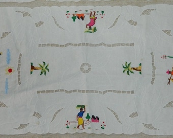 Former reunion made hand embroidery, table runner vintage meeting