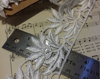 Gorgeous -Lilly Leaf Trim - 1 Yard