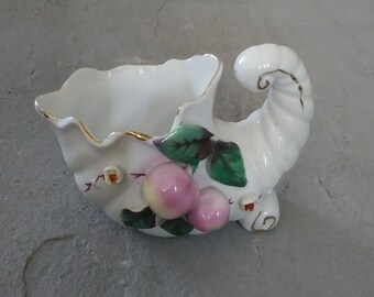 White Planter, Vintage Cornucopia, Shabby Decor, Farmhouse Knick Knack, Succulent Planter, Small Planter, Apple Decor, Cottage Chic Planter