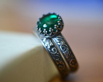 Engraved Renaissance Emerald Wedding Set, Custom Oxidized Silver Engagement Ring, Lab Emerald Jewelry, Green Gemstone Bridal Set