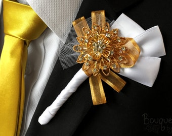 Gold Buttonhole, Wedding Buttonhole, Boutonniere, Mens Wedding Boutonniere, Lapel Pin, Mens Lapel Pin, Gold Lapel Pin, Lapel Flower, Groom
