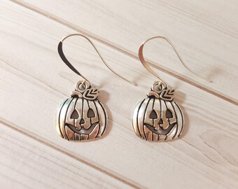 Jackolantern Earrings - Halloween Earrings - Pumpkin Earrings - Jack-o-lantern Earrings - Halloween Jewelry - Fall Earrings - Halloween