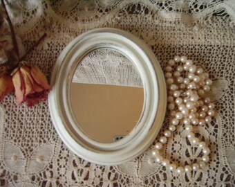 Country Cottage Shabby Petite Oval Mirror Distressed Chippy creamy white, painted vintage