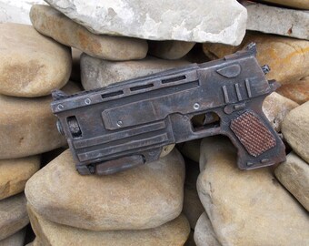 Radioactive weapon Gun 10 mm rusty pistol 3 post apocalyptic falllout fall out
