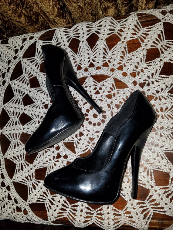 black heels 5.5