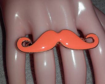Beautiful mustache double finger ring