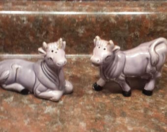 Vintage Ceramic Purple cow salt and pepper shaker