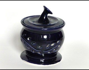 Garlic Jar, Ceramic Garlic Jar, Ceramic Garlic Pot, Garlic Pot, Garlic Keeper, Shallot Pot, Foodie Gift, Garlic Storage, Cook / Teacher Gift