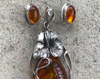 Stunning Vintage Polish Amber Pendant & Earrings
