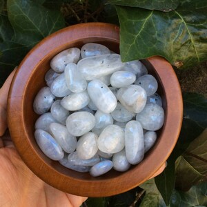 Gem Quality Rainbow Moonstone One (1) Tumble // Pregnancy, Emotional Balance, Stone of the Feminine, Women, Eases Pains, Guiding, Protects