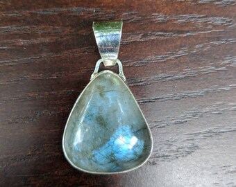 Stunning labradorite pendant