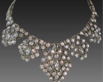 Oscar de la Renta bib necklace