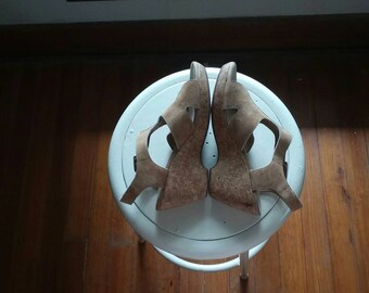 Size 9 Cork suede wedge clark sandals 90s comfortable heel boho size women's casual dress shoes tan nude beige summer vacation beach