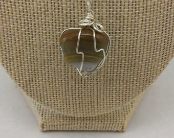 Wire wrapped agate pendant
