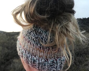 Messy Bun Beanie Knitting Pattern, Knit Beanie Pattern, PonyTail Hat, Messy Bun Beanie, Bun Hat Pattern, Winter Hat Pattern
