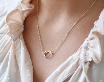 friendship knot necklace, love knot pendant, friendship gift, best friend gift, gift for friend, friendship jewellery, silver gold necklace