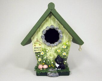 Spring Mini Birdhouse with Black Kitten