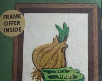 Never Opened Jiffy Stitchery Pepper & Onion Designed by Bonita Klivans Number 309 Sunset Designs